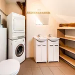 Rustic Estate With Sauna 別荘 *