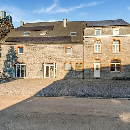 Rustic Estate With Sauna *